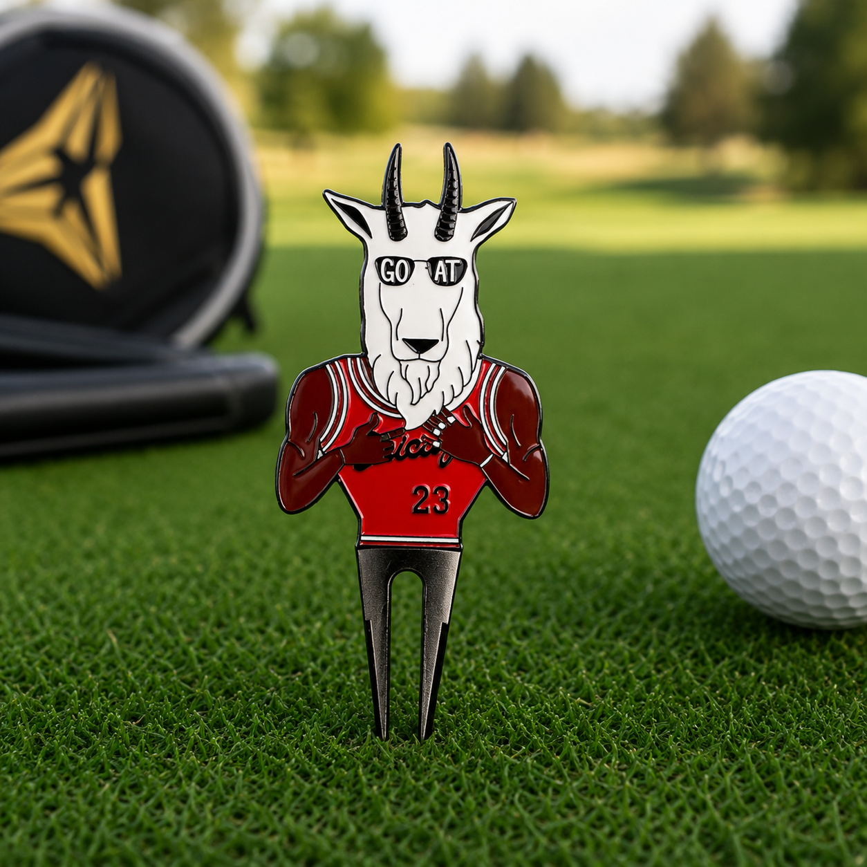 The GOAT Divot Tool